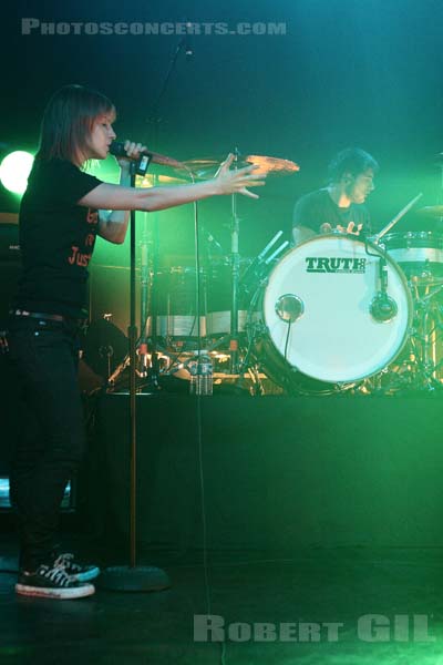 PARAMORE - 2008-06-18 - PARIS - Le Bataclan - Hayley Nichole Williams - Zachary Wayne Farro